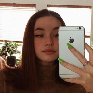 Meet your Posher, Emilie